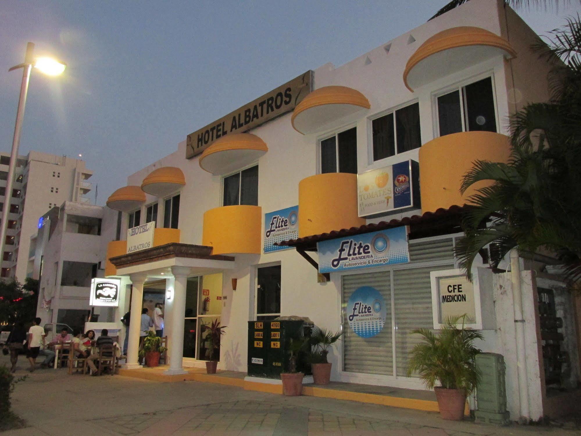 Hotel Albatros Manzanillo Exteriör bild