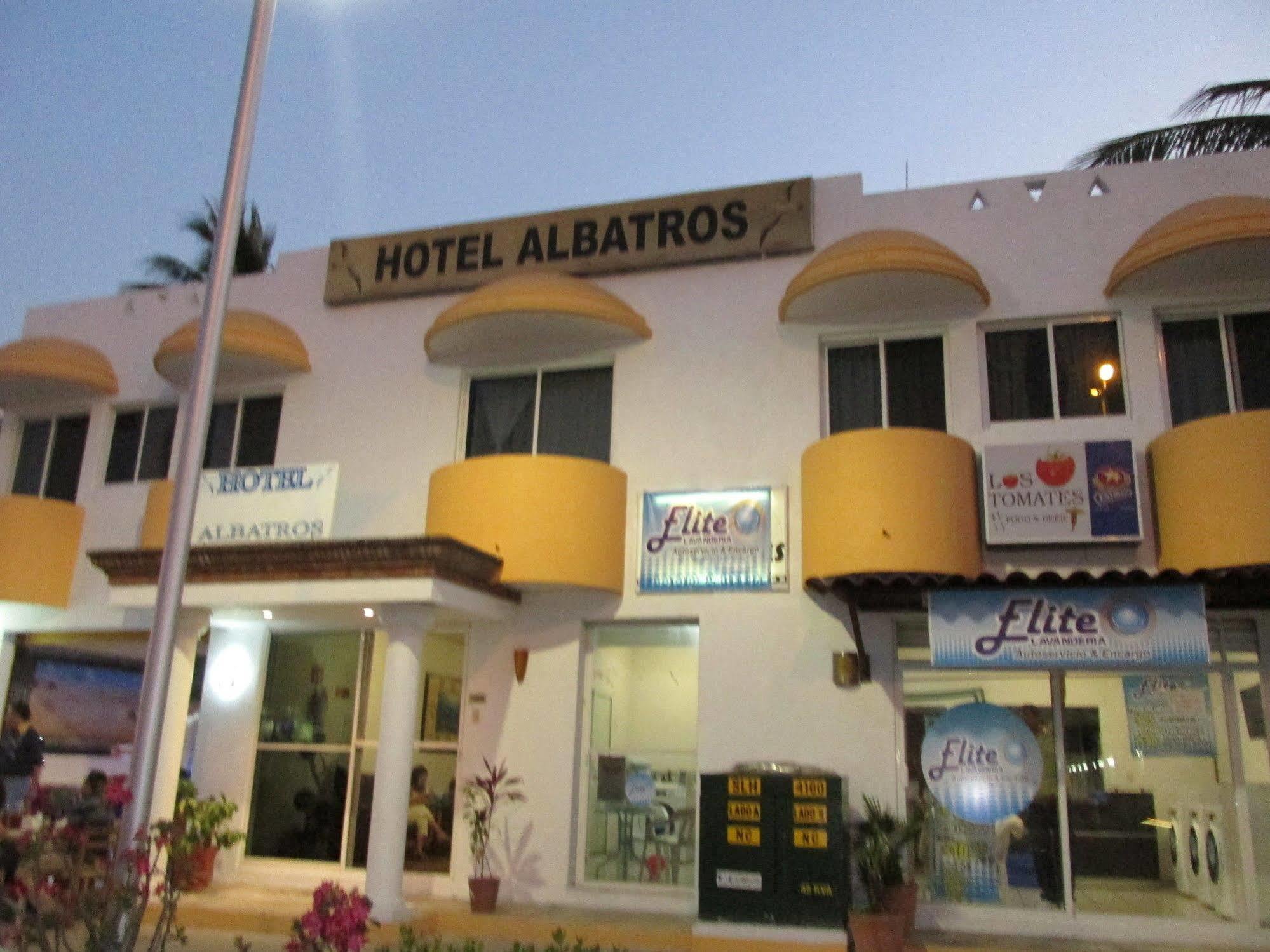 Hotel Albatros Manzanillo Exteriör bild