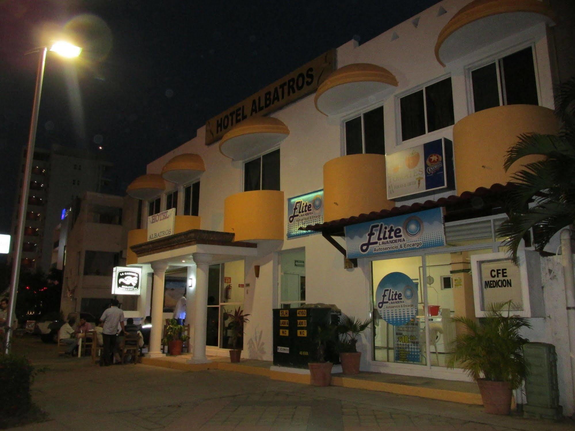 Hotel Albatros Manzanillo Exteriör bild