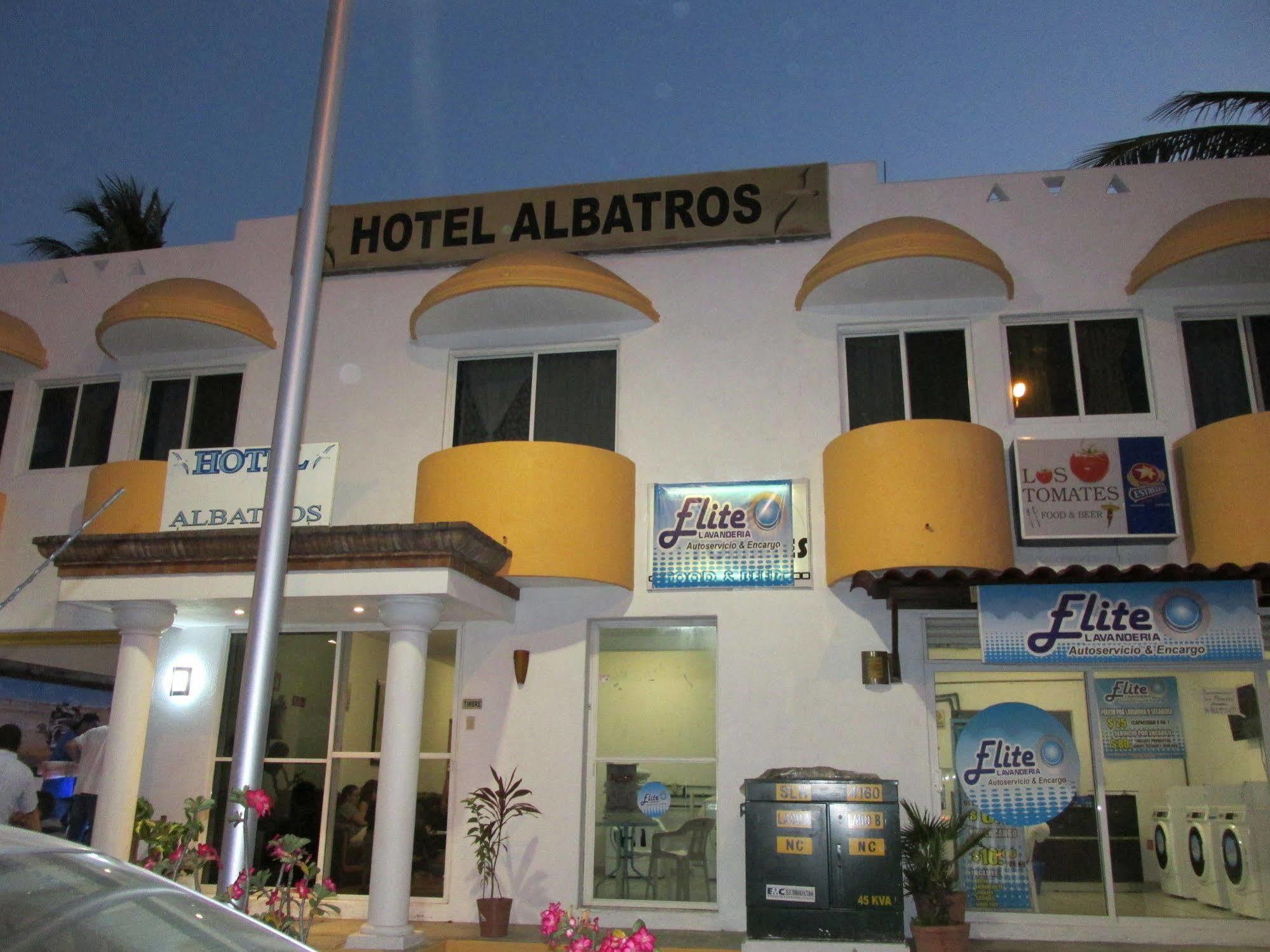 Hotel Albatros Manzanillo Exteriör bild