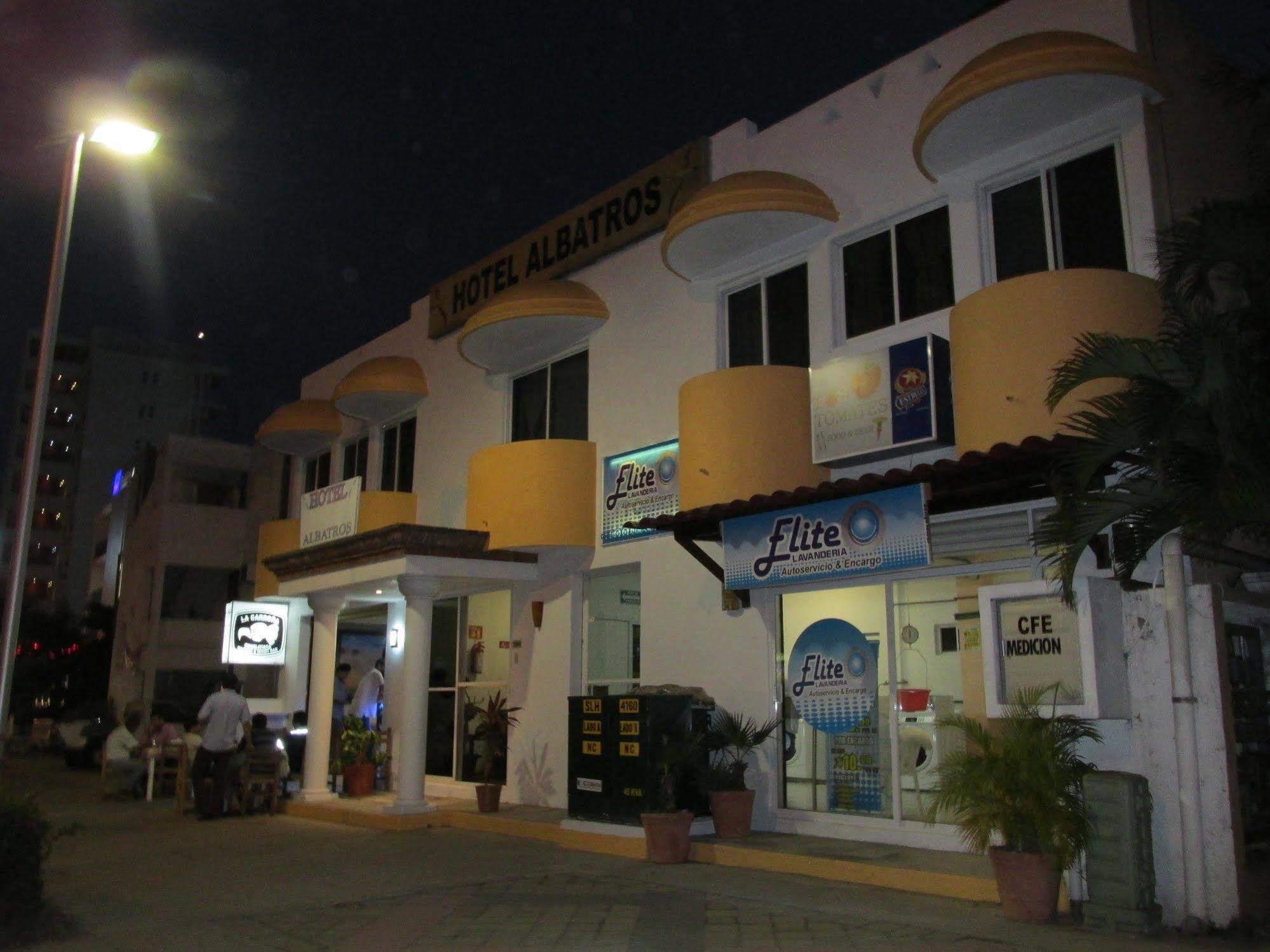 Hotel Albatros Manzanillo Exteriör bild