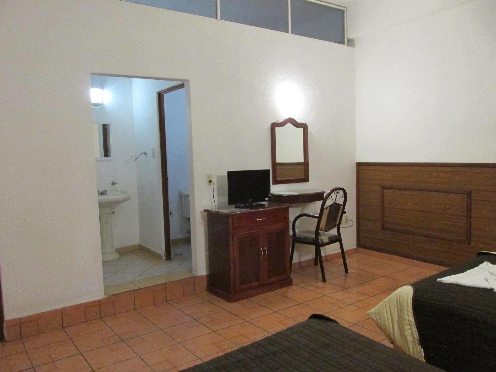 Hotel Albatros Manzanillo Exteriör bild